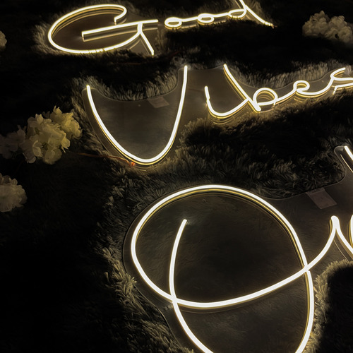 Letrero Led Neón Good Vibes Only Luminoso Decoración