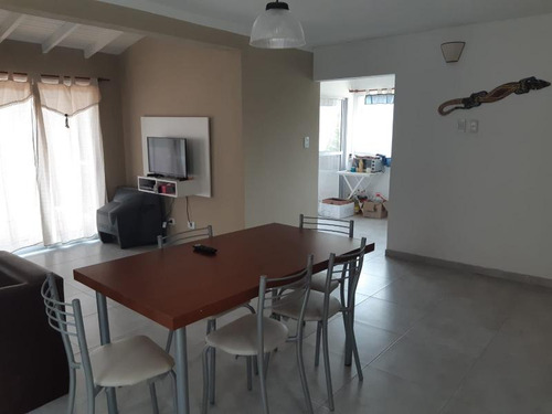 Casa En Venta - 2 Dormitorios 2 Baños - Cochera - 620mts2 - Mar Azul