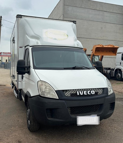 Iveco Daily 35s14, Ano 2019, 4x2, Equipado Com Bau 4mts