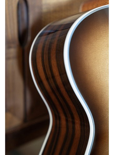 Guitarra Electroacústica Guild M-260e Deluxe Edge Burst