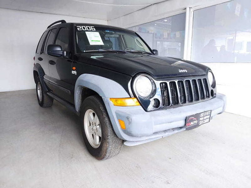 Imagem 3 de 10 de Jeep Cherokee Sport 4x4 3.7 V-6 4p 2006
