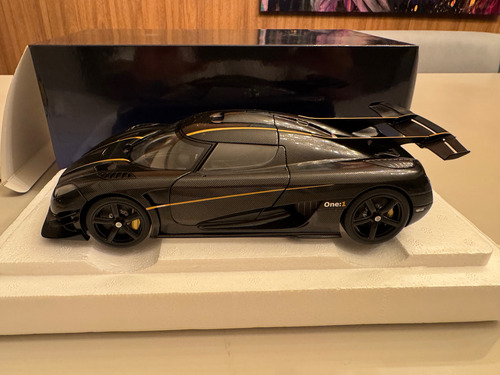Miniatura Koenigsegg One 1 Autoart 1/18 Novo Na Caixa Preto (Usado)