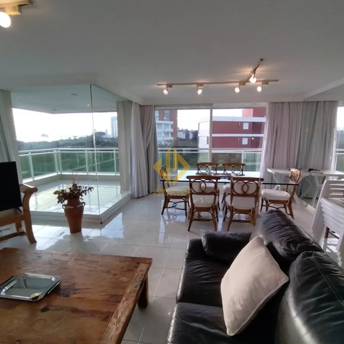 La Vista Desde El Balcón Y Desde La Habitación Principal Es Inmejorable