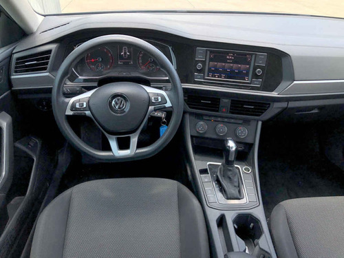 Imagen 12 de 15 de Volkswagen Jetta 2019 1.4 Trendline At