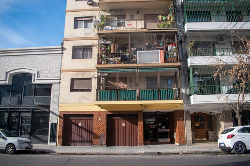 Azara 100 Barracas 2amb U$130.000 