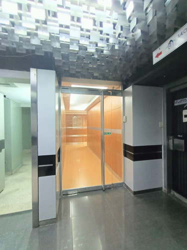 Oficinas En Avenida Bolivar, Valencia. Cc Camoruco. (soscap-03)