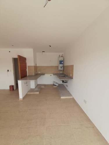 Imagen 7 de 30 de Edificio Comercial - Cañuelas