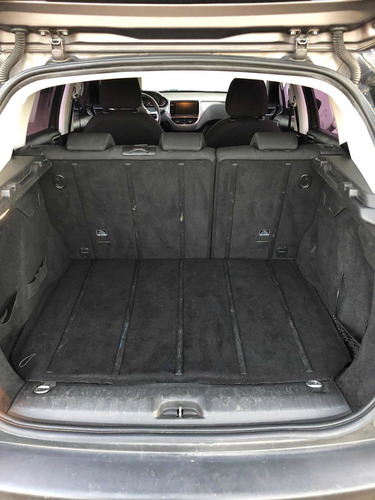 Peugeot 2008 2015 1.2 Full Manual