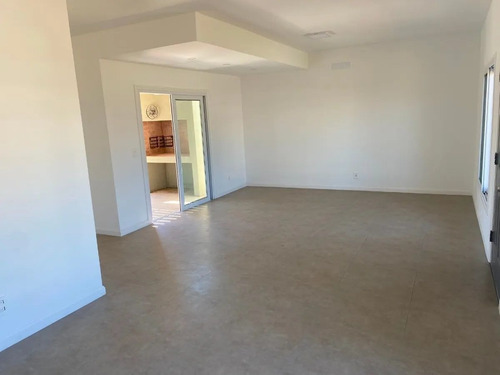 Casa En Venta De 3 Dormitorios En Pinares
