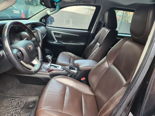 Toyota SW4 2.8 Tdi Srx 7l 4x4 Aut. 5p