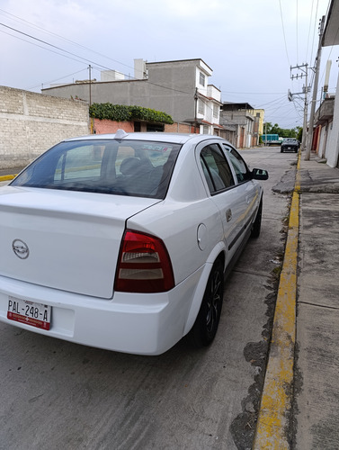 Chevrolet Astra 2.0 4p Básico M Mt