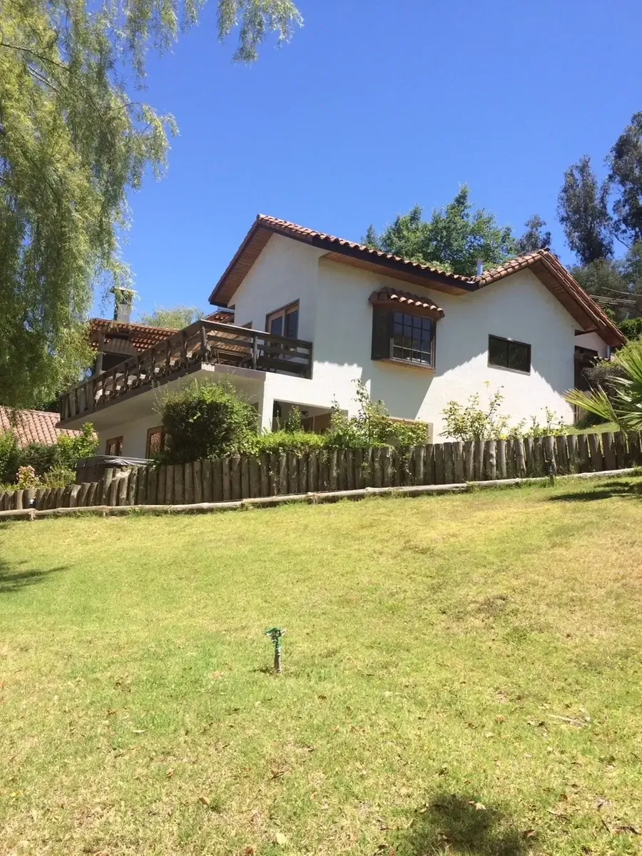 Imagen 1 de 30 de Gran Casa En Lago Rapel, Dentro De Condominio Seguro
