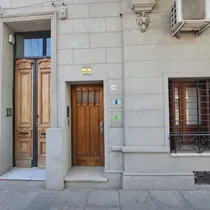 Comprar  Casa Sobre Avenida Urquiza Para Vivienda U Oficinas 