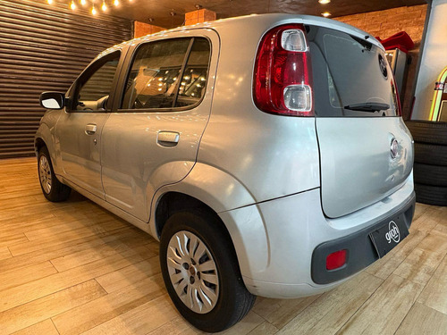 Fiat Uno Uno Vivace 1.0 8V (Flex) 4p