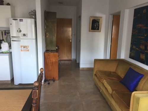 Venta 2 Amb. Con Balcón, Pileta, Muy Luminoso