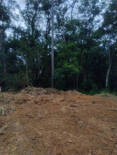 Terreno Condomínio Fechado Onde Você Pode Sentir O Ar Puro E Ter Toda A Tranquilidade De Morar Em Um Ambiente Recluso, Você Consegue Chegar Ao Centro Da Cidade E Se Mantém Perto De Tudo Que Precisa.