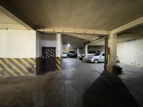 En Venta Edificio Comercial Ubicado En Los Teques Casco Central Calle Vargas. Cf
