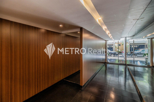 Venta De Departamento Con Balcón En Las Cañitas