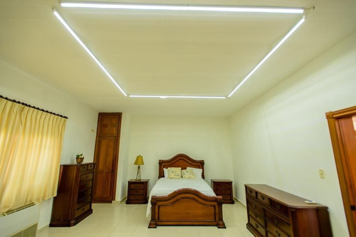 Vendo Magnífica Villa En Metro Country Club, Una Mansión De Lujo En Juan Dolió, República Dominicana