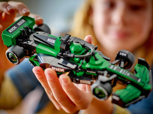 Lego® Speed Champions Auto De Carreras Kick Sauber F1® Team C44 77247; Vehículo De Juguete Y Piloto