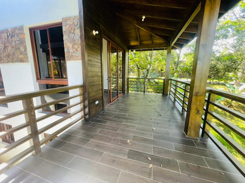 Se Vende Villa En Jarabacoa Republica Dominicana