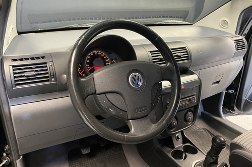 Volkswagen Suran 1.6 Highline