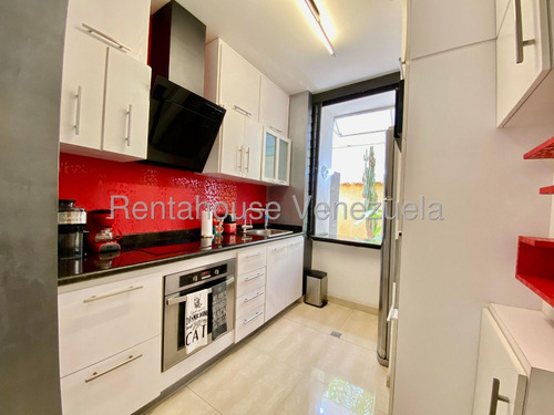 Comodo Apartamento Con Terraza Privada En Venta En Los Naranjos De Las Mercedes 25-24005