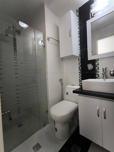 Xv, En Alquiler Apto En Residencias, Piso 3, Vistareal Av Los Agustinos