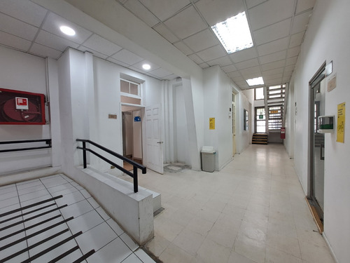 Arriendo Edificio Comercial En Ramón Carnicer Id 52.637-lin