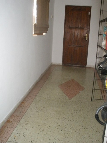 Venta Casa Próxima Avenida Italia 2 Dormitorios