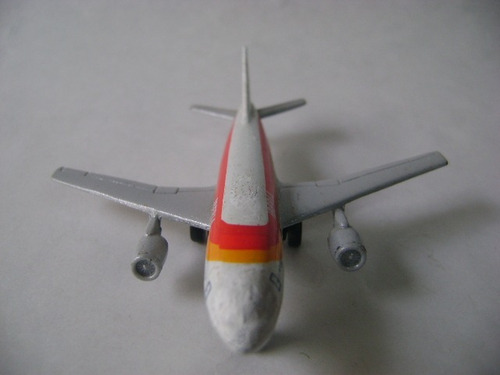 Imagen 2 de 10 de Nico Avion Metal A300b Airbus 10 X 9 Cm (avv 42)