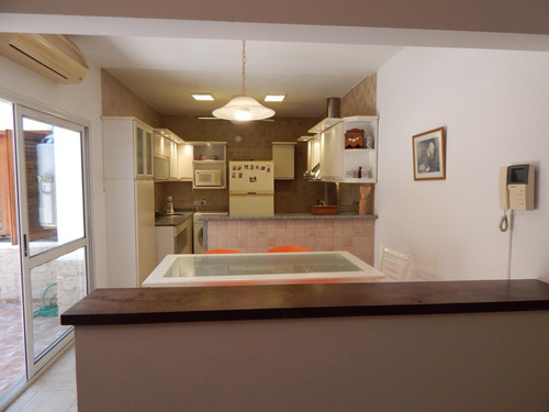 Hermosa Casa 4 Dormit, Pileta Con Caldera, Quincho, Baño Con Jacuzzi. B° Villa Cabrera