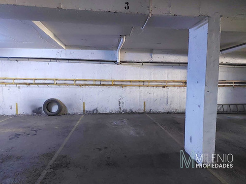 Dos Estacionamientos En Conjunto, La Dehesa