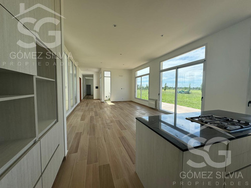 Casa En Venta 5 Ambientes Comarcas De Lujan