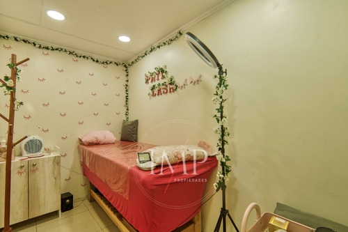Amplio Local Comercial En Providencia