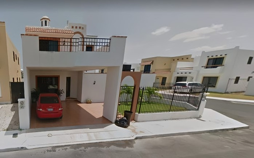 Amplia Casa En Venta En Gran Santa Fe Caucel 