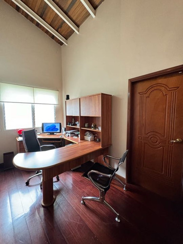 Casa En Venta 1.026 M2 - Urb. Alto Prado