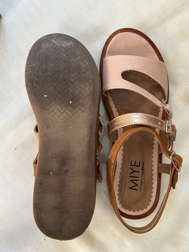 Sandalias Tricolor - Miye - Talle 39 (Usado)