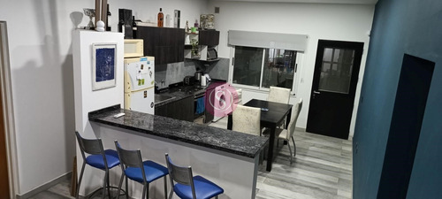 Casa En Venta En De Vicenzo Grande, Del Viso, Pilar