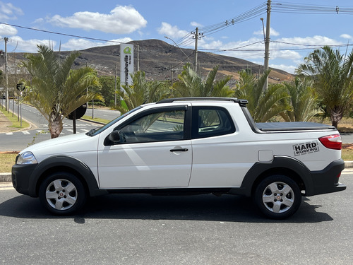 Fiat Strada 1.4 Hard Working Cab. Dupla Flex 3p