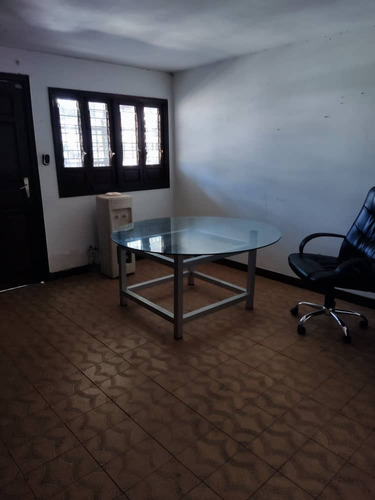 Josefina Toledo: Casa Comercial En Venta En La Viña, 466m², Para Ser Remodelada, Terreno Rectangular, Inmejorable Ubicación, 222544
