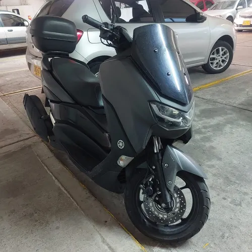 Yamaha N-max Connect