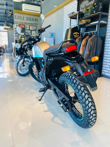Imagen 6 de 16 de Royal Enfield Scram 411 Silver