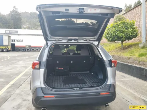 Toyota RAV4 2.5 XLE