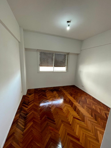 Imagen 6 de 8 de Hermoso Departamento De 4 Amb , Al Ctra Frente, Cochera Fija