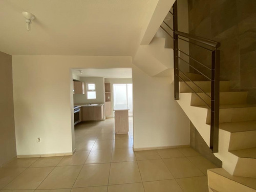 ¡haz Realidad Tus Sueños En Tecámac, Casa En Venta En Paseos Del Bosque 2! Acceso Controlado Y Diversión Garantizada Con Canchas Y Alberca, Rutas Cercanas A Cdmx Y Aifa
