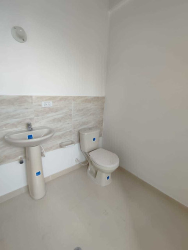 Imagen 9 de 15 de As En Venta Casa Casi Terminada En Solar De La Castellana As