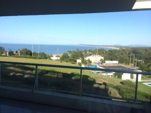 Apartamento En Venta De 2 Dormitorios En Punta Ballena