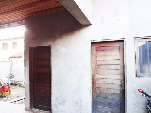 Casa Em Hípica Com 3 Dormitórios - Lu260999