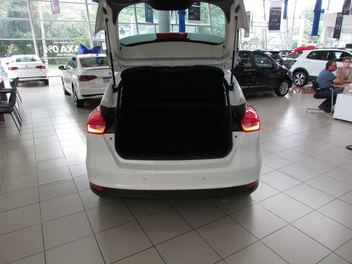 Ford Focus Hatch 2.0 16v 4p Titanium Flex